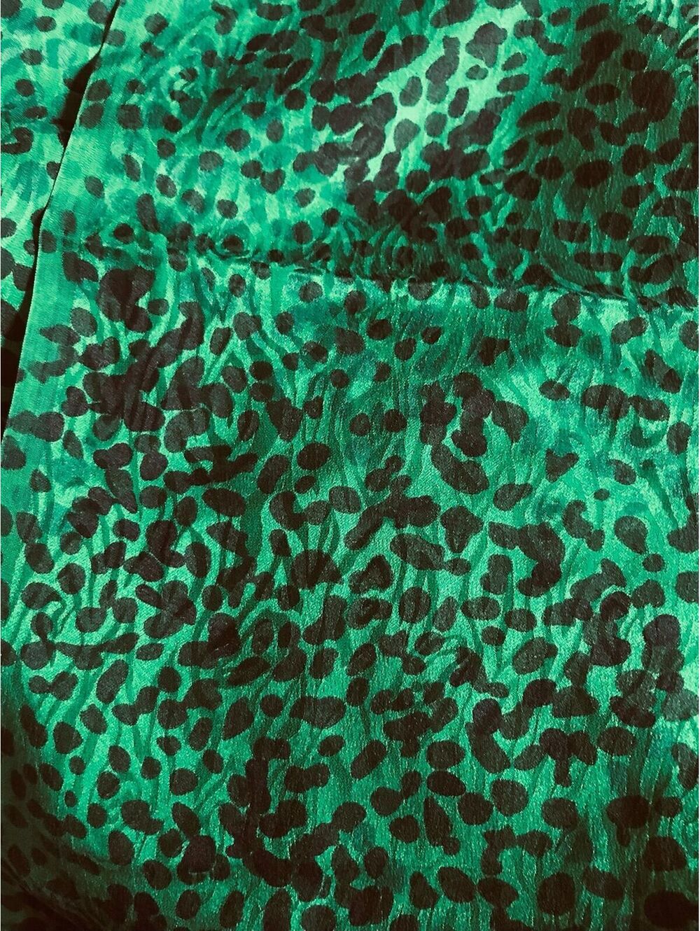 100% SILK - whole piece (approx 2.5m) vintage green with black 100% silk fabric